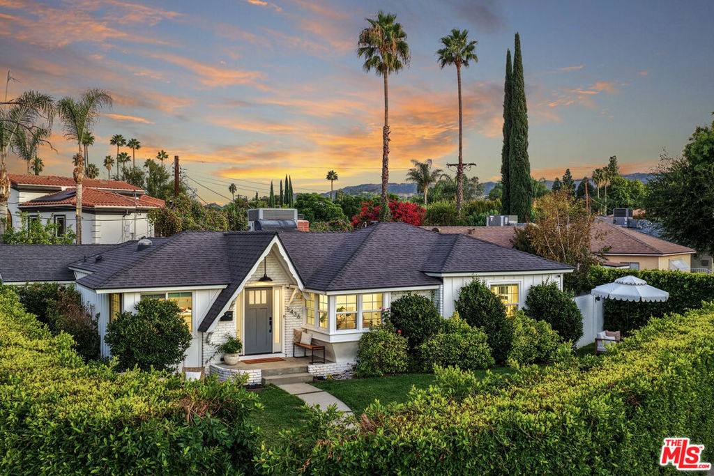 Tarzana, CA 91356,5436 Geyser AVE