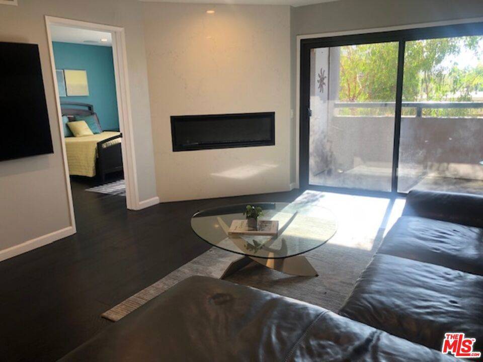 Playa Del Rey, CA 90293,8300 Manitoba ST #209