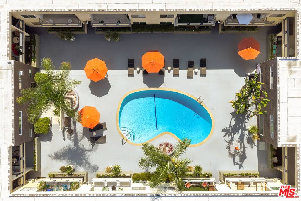 West Hollywood, CA 90046,1233 N Laurel AVE #216