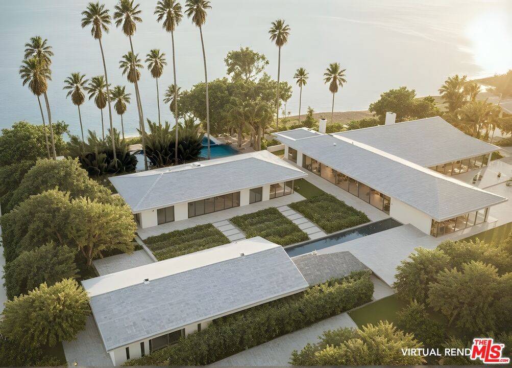 Santa Barbara, CA 93109,3213 Cliff DR