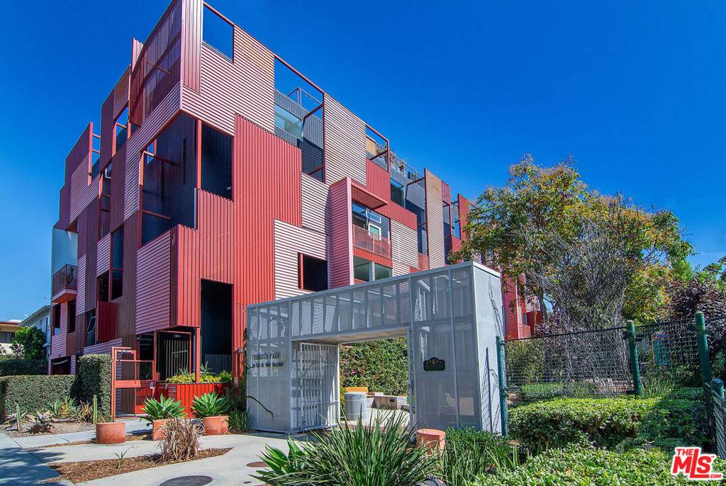 West Hollywood, CA 90046,1140 N Formosa AVE #9
