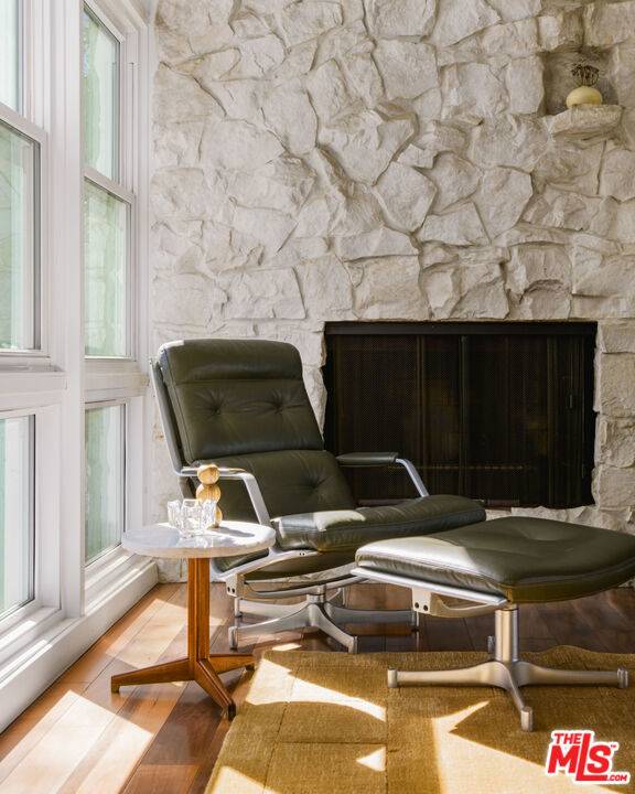 Los Angeles, CA 90035,1856 Hi Point ST