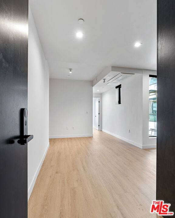 Los Angeles, CA 90034,3688 Overland AVE #613