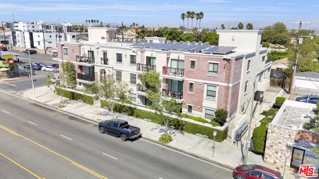 North Hollywood, CA 91601,10455 Magnolia BLVD