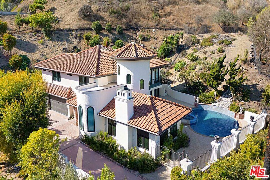 Pacific Palisades, CA 90272,16581 Via Floresta