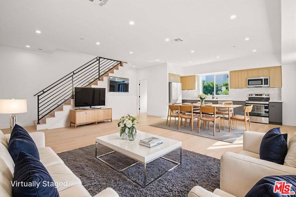 Los Angeles, CA 90019,1707 S Burnside AVE #1/2