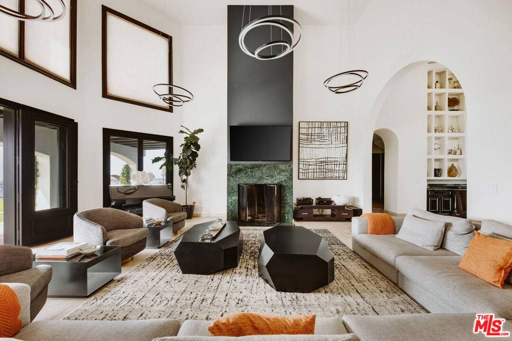 Malibu, CA 90265,24573 Piuma RD