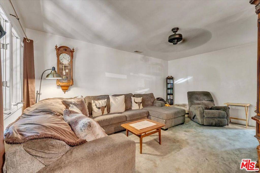 Canoga Park, CA 91303,7506 Independence AVE