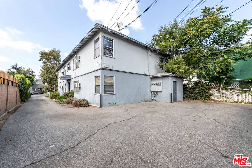 North Hollywood, CA 91601,5444 Colfax AVE