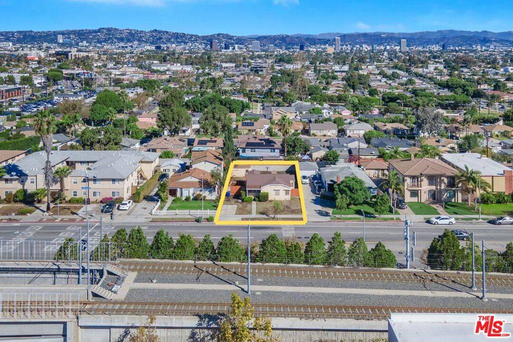 Los Angeles, CA 90016,5649 W Jefferson BLVD