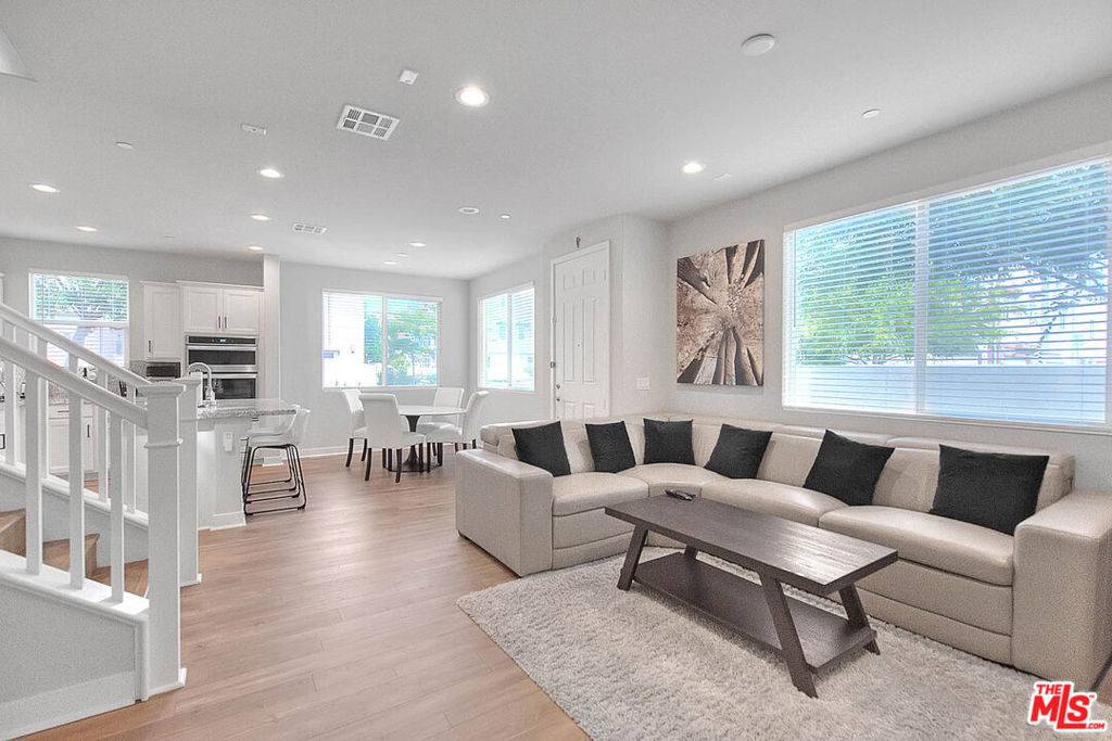 Inglewood, CA 90301,629 Daniel Freeman CIR