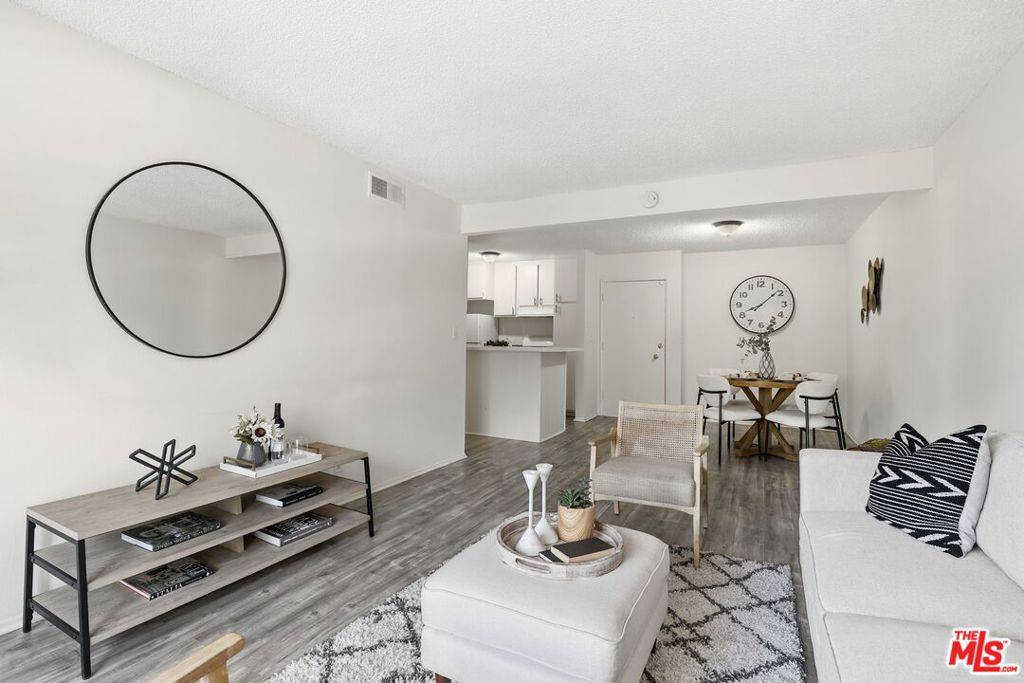 Tarzana, CA 91356,18620 Hatteras ST #276