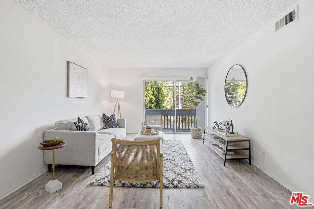 Tarzana, CA 91356,18620 Hatteras ST #276