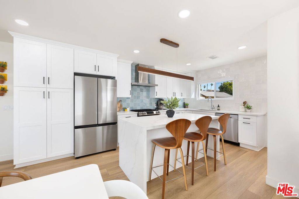 Los Angeles, CA 90008,3920 3rd AVE