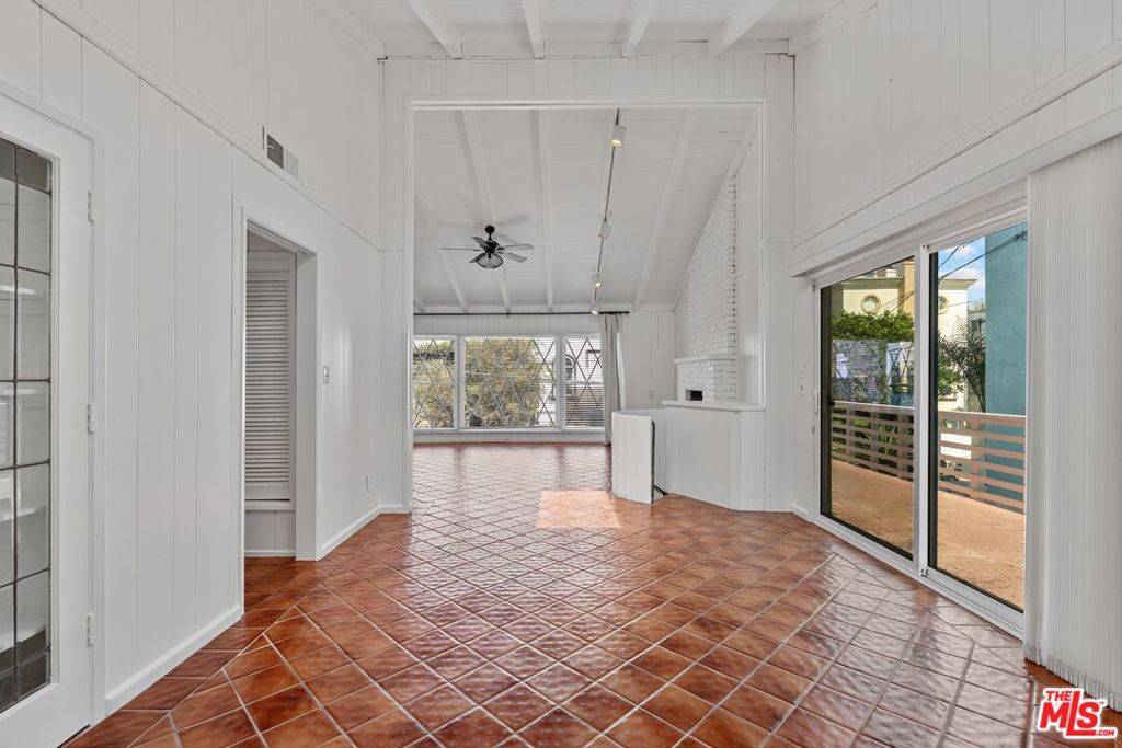 Marina Del Rey, CA 90292,112 Fleet ST