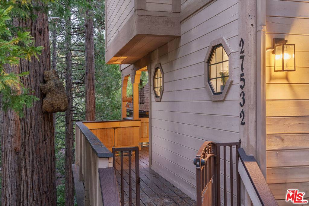 Lake Arrowhead, CA 92352,27532 North Bay RD