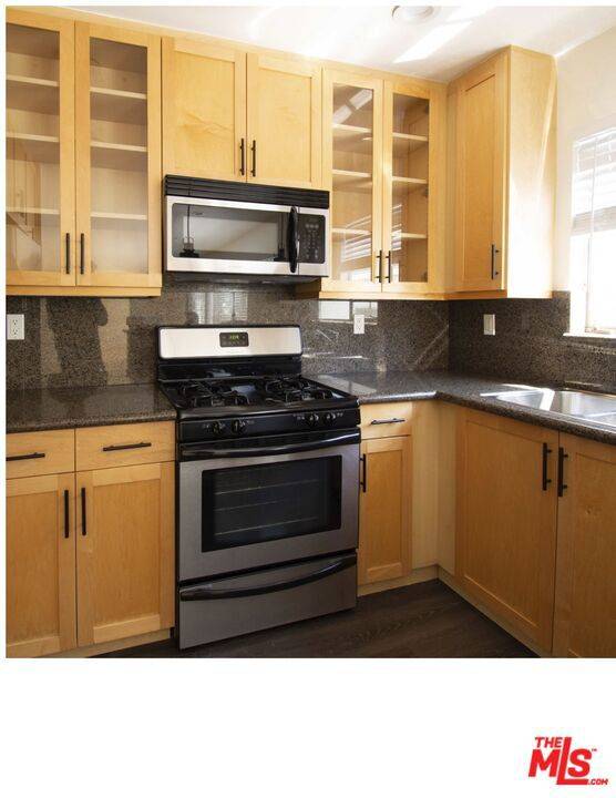 Beverly Hills, CA 90212,435 S Palm DR #5