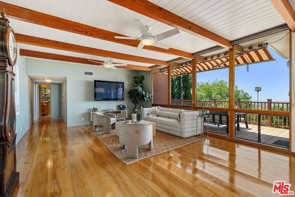 Los Angeles, CA 90027,3928 Clayton AVE