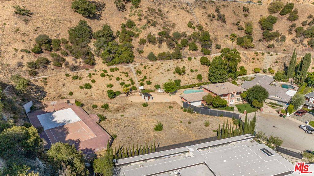 Los Angeles, CA 90069,1865 Marcheeta PL