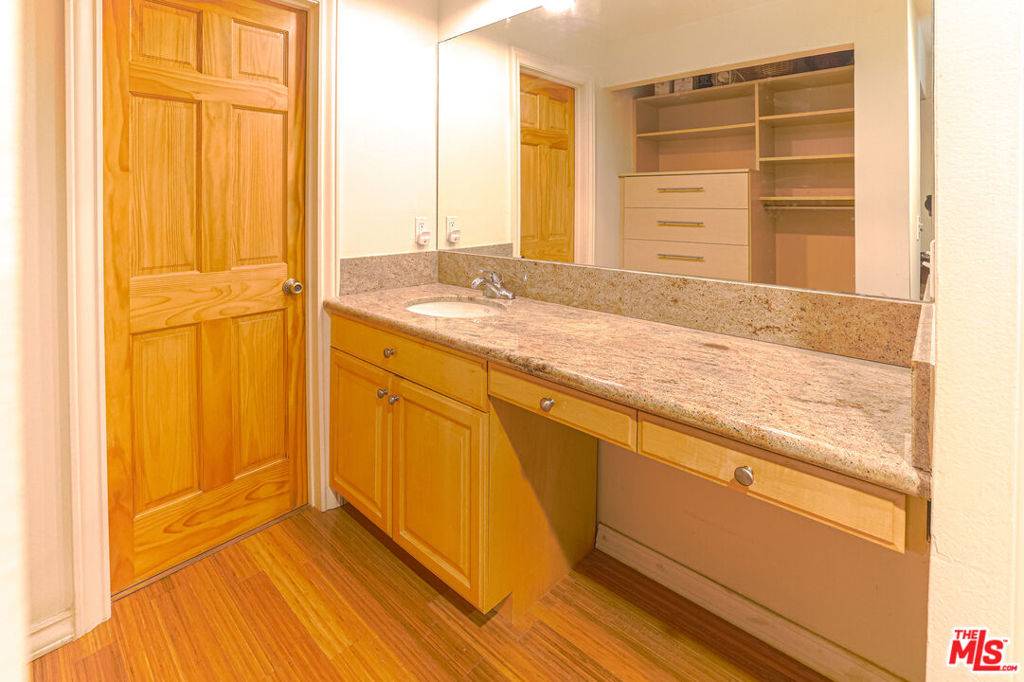 Culver City, CA 90230,8105 Raintree CIR