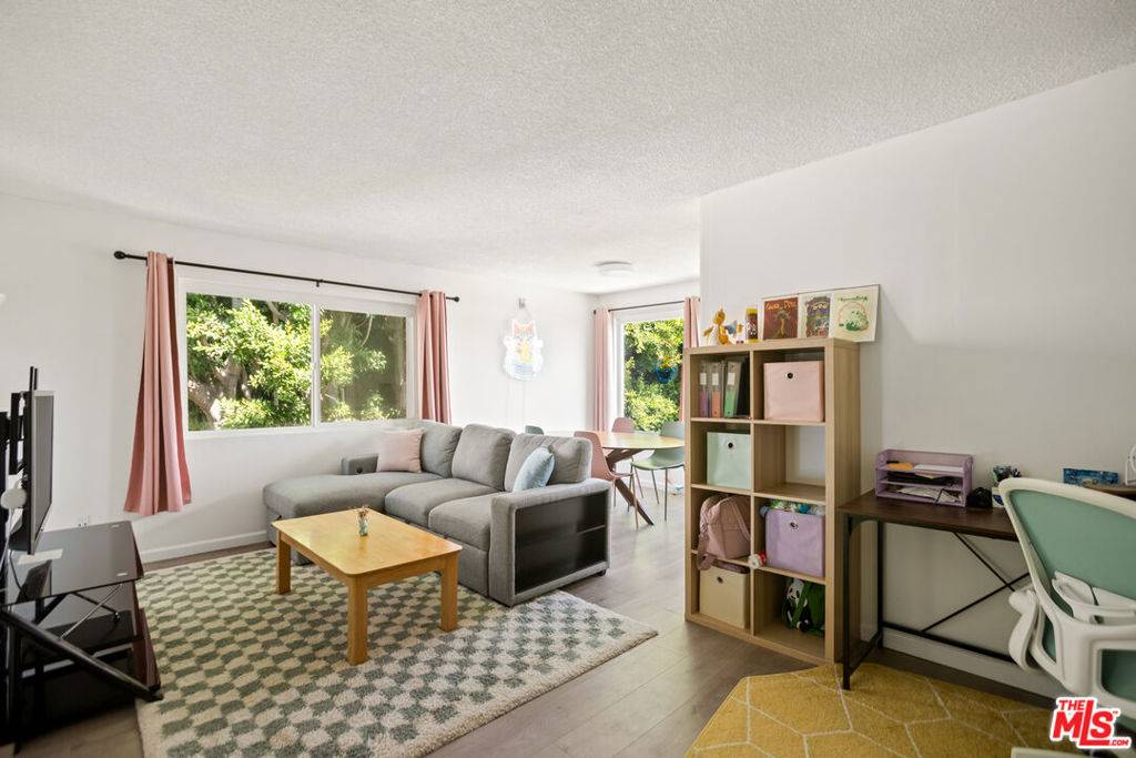 West Hollywood, CA 90069,964 Larrabee ST #202