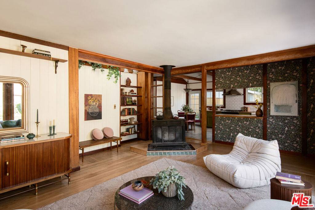 Los Angeles, CA 90065,301 Museum DR