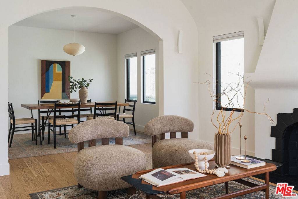 Los Angeles, CA 90016,3039 Vineyard AVE