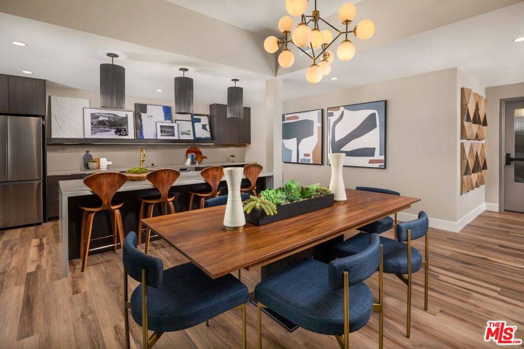 Inglewood, CA 90301,201 N La Brea Ave. AVE #212