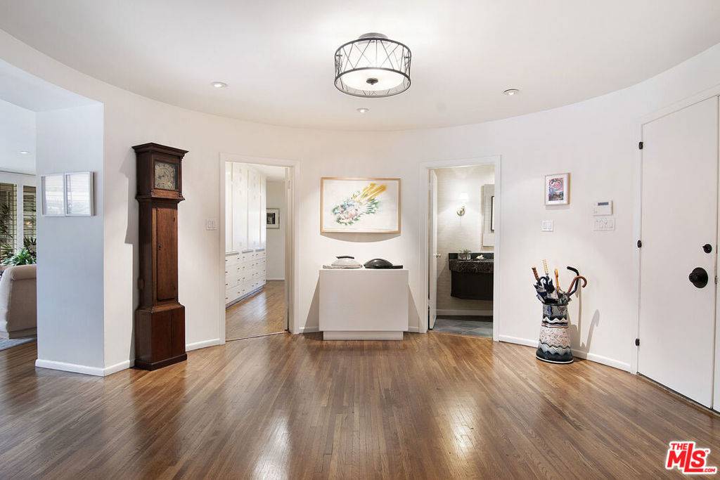 Beverly Hills, CA 90210,634 N Sierra DR