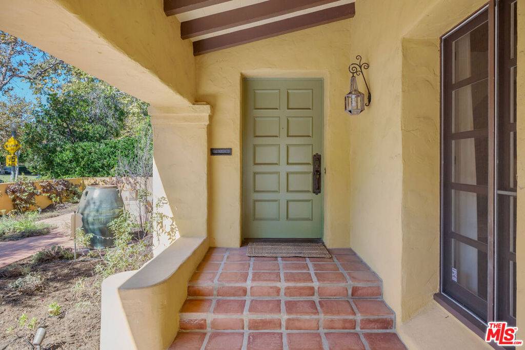 Los Angeles, CA 90004,500 N Las Palmas AVE