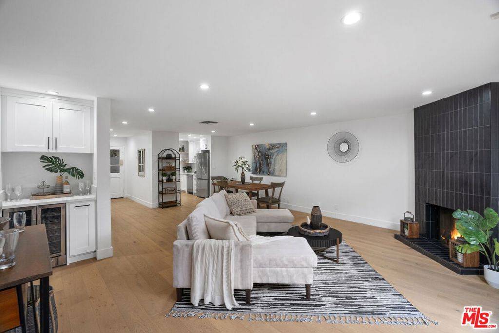 Santa Monica, CA 90404,1807 10th ST #3