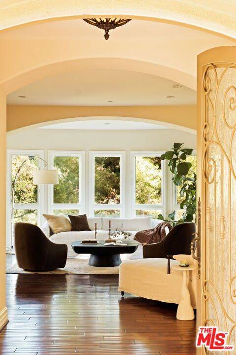 Beverly Hills, CA 90210,2505 Bowmont DR