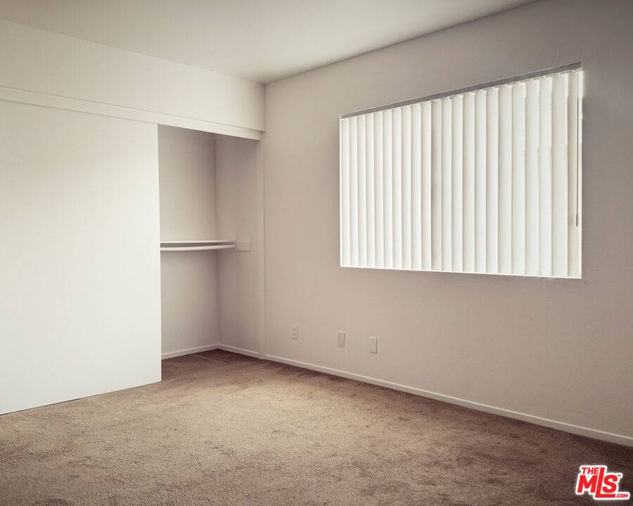 Van Nuys, CA 91406,16037 Vanowen ST #112