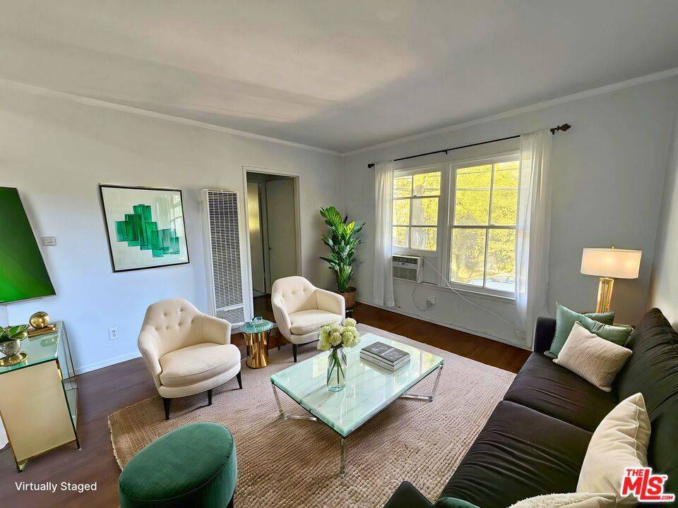 Los Angeles, CA 90029,883 N Hoover ST