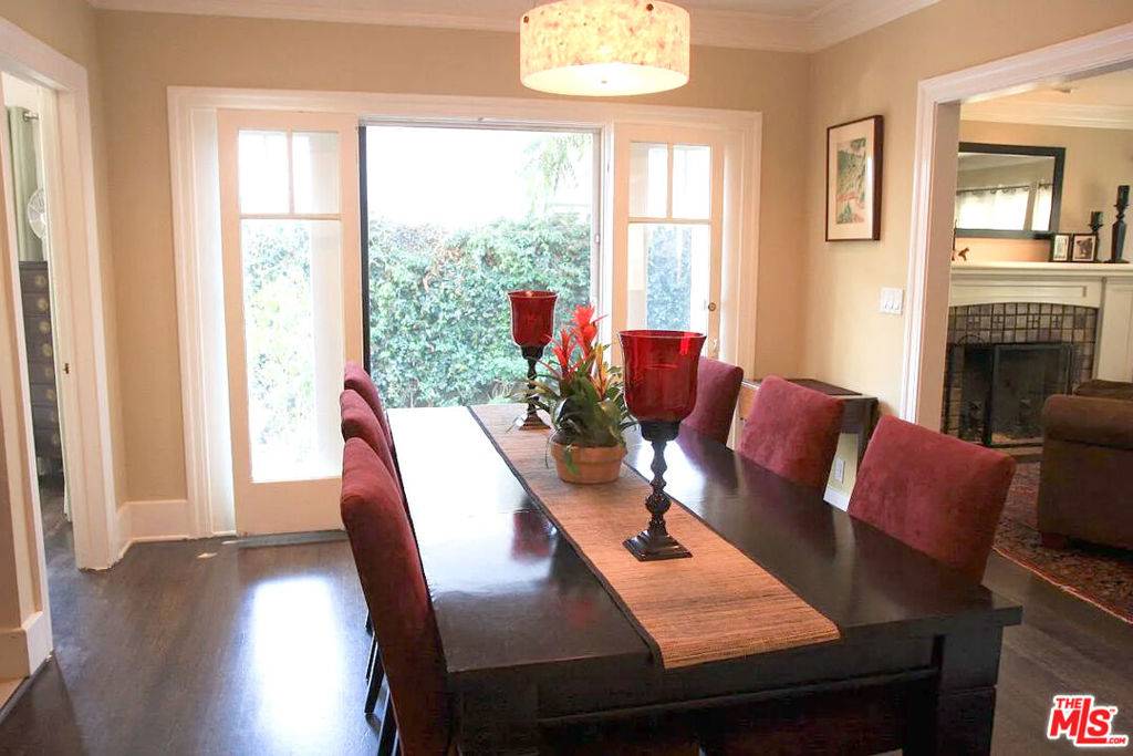 Los Angeles, CA 90004,580 Lillian WAY