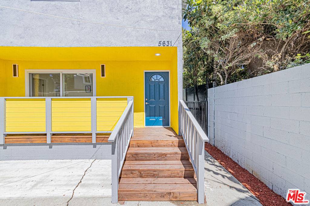 Los Angeles, CA 90038,5631 La Mirada AVE