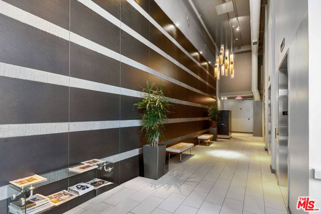 Los Angeles, CA 90015,645 W 9th ST #201