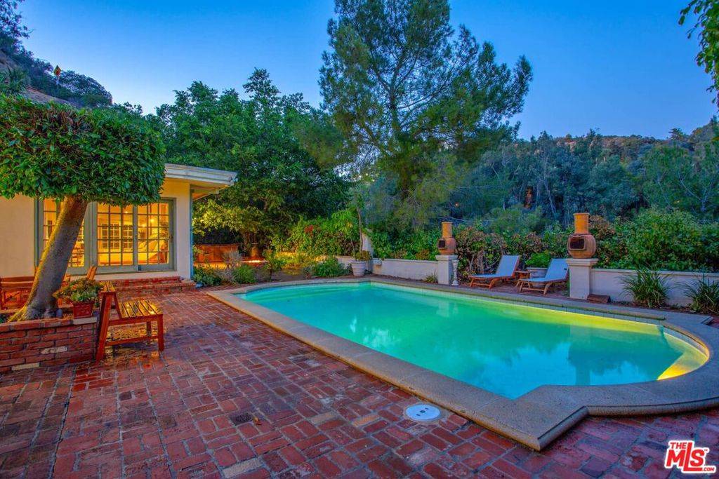 Beverly Hills, CA 90210,10216 Cielo DR