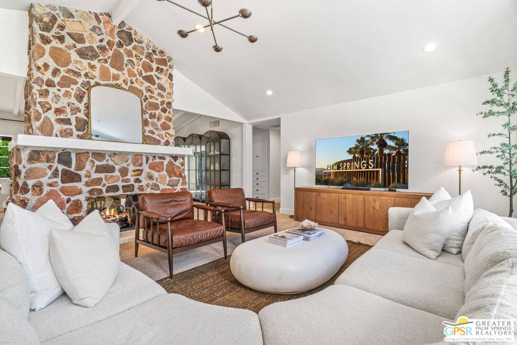 Palm Springs, CA 92262,418 E Via Colusa