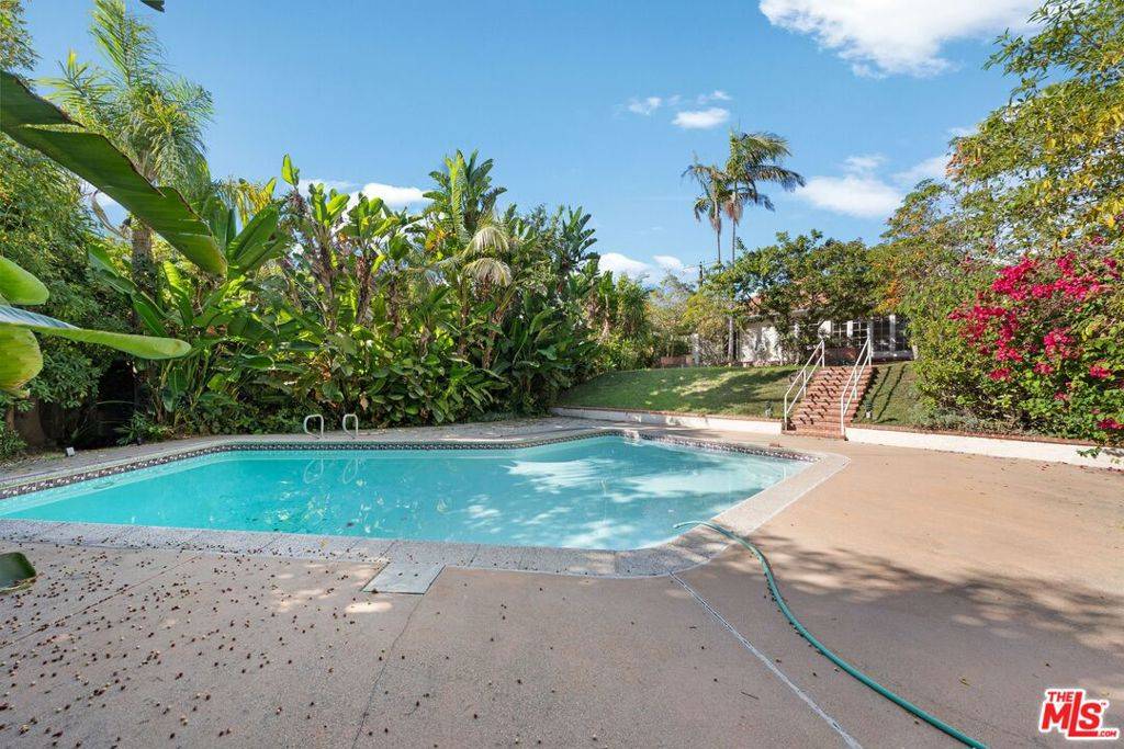 Los Angeles, CA 90064,10116 Cheviot DR