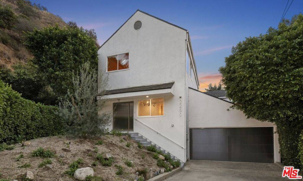 Los Angeles, CA 90046,2250 Nichols Canyon RD