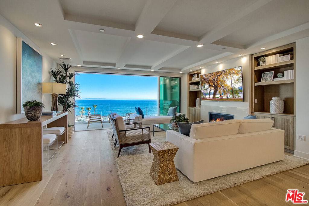 Pacific Palisades, CA 90272,17325 Castellammare DR #502