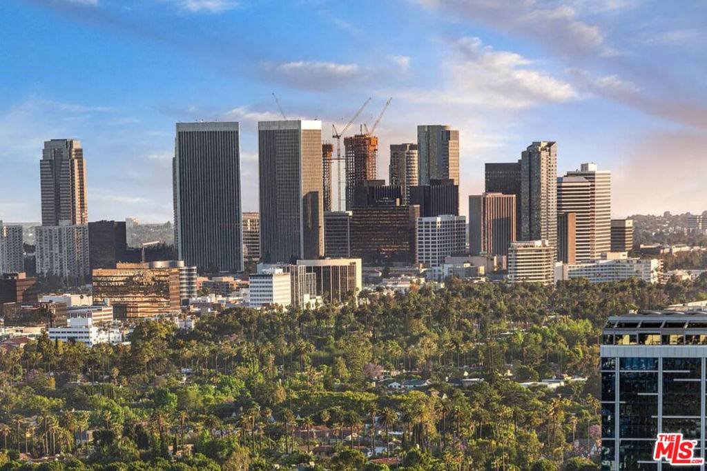 Los Angeles, CA 90069,1429 Devlin Dr