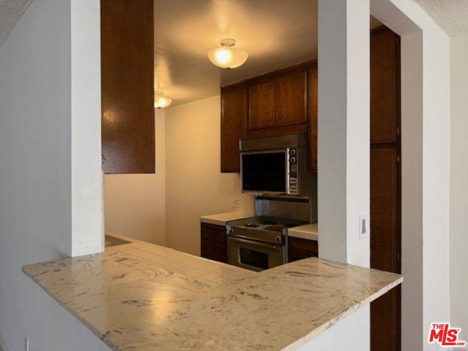 Playa Del Rey, CA 90293,8161 Manitoba ST #7