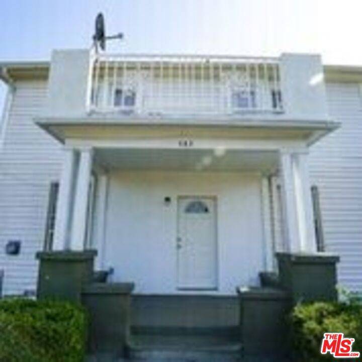 Los Angeles, CA 90004,4572 Rosewood AVE