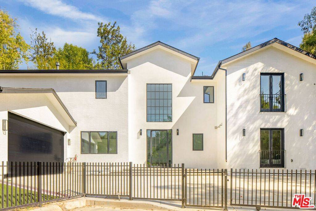 Encino, CA 91436,16815 Shileno PL