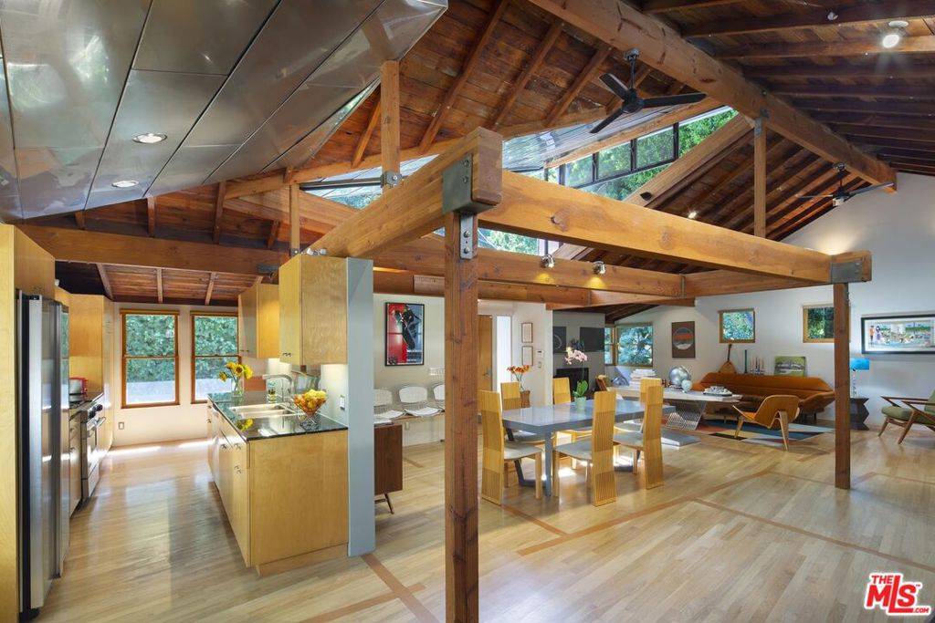 Los Angeles, CA 90077,10335 Oletha LN