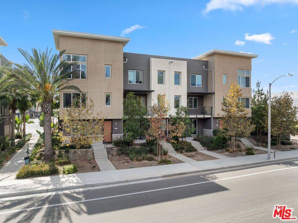 Irvine, CA 92614,157 Steely