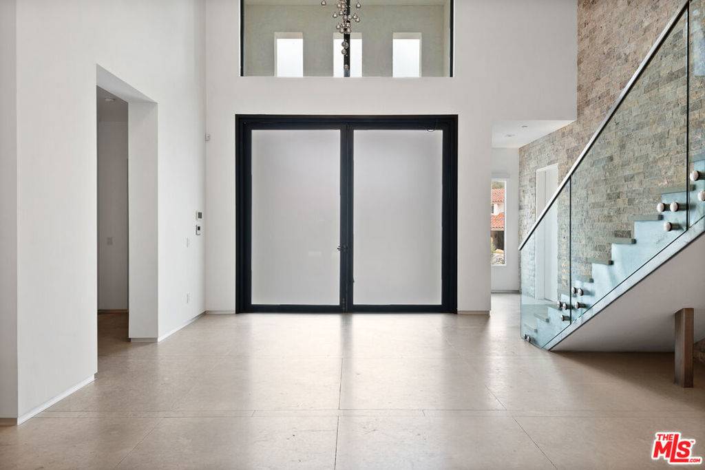 Calabasas, CA 91302,23136 Park Contessa