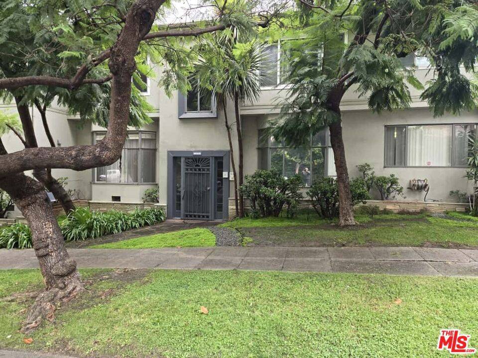 Los Angeles, CA 90064,10404 Ilona AVE #2